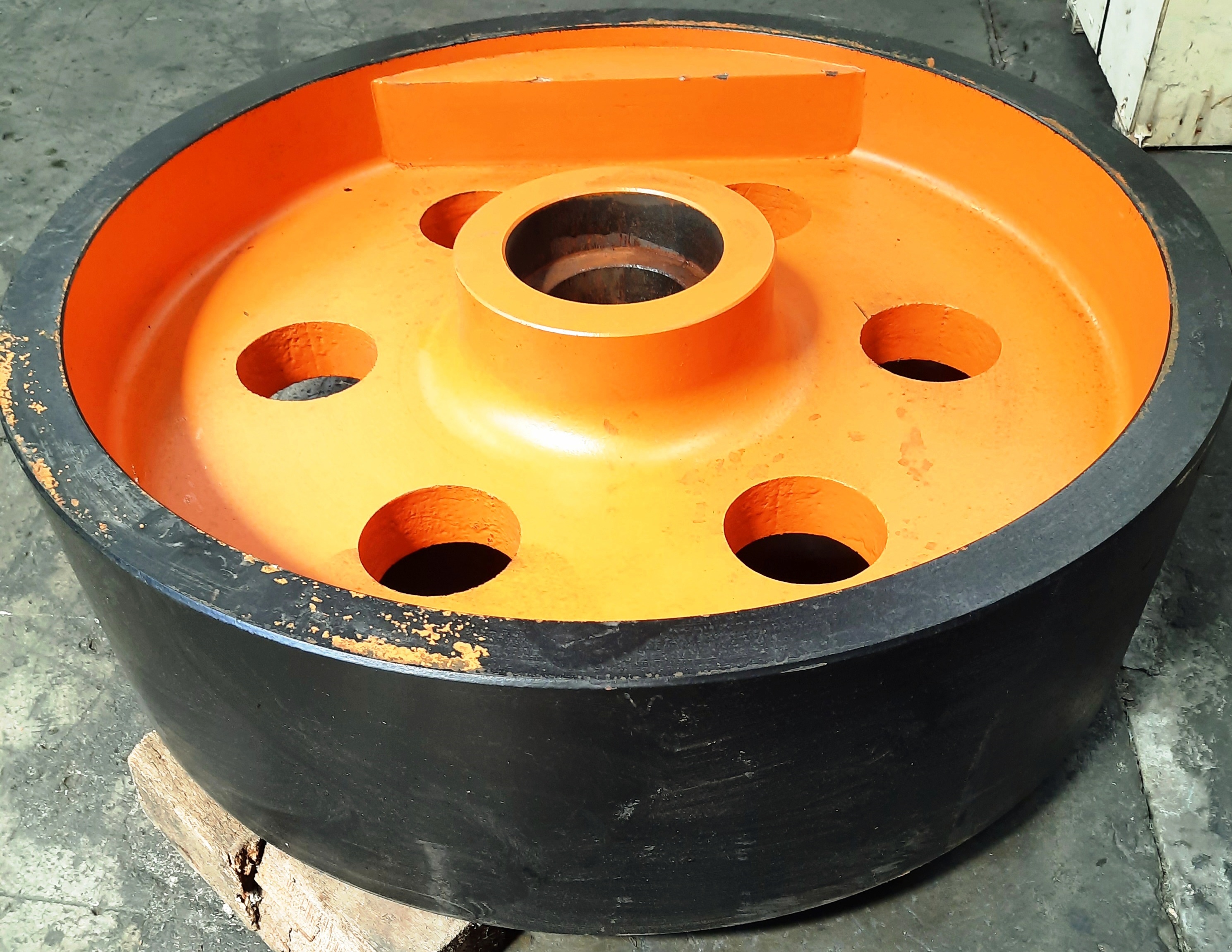 Flywheel for jaw crusher 